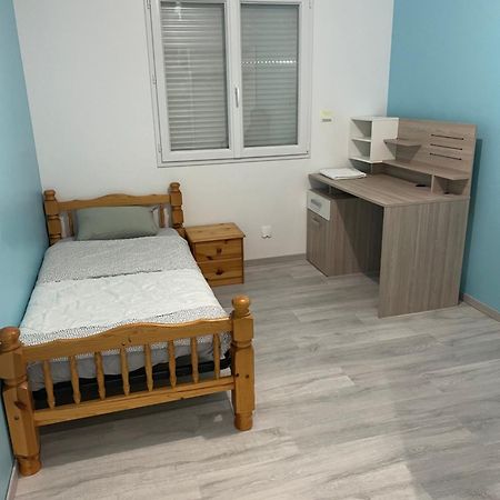 ヌヴェール Une Maison Equipee Et Simple.ヴィラ エクステリア 写真