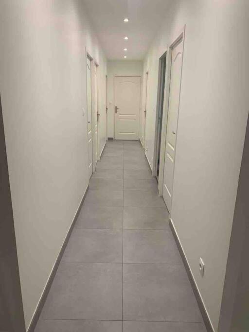 ヌヴェール Une Maison Equipee Et Simple.ヴィラ エクステリア 写真